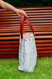 Bolsa Wallow Azul com Alça de Couro Marrom