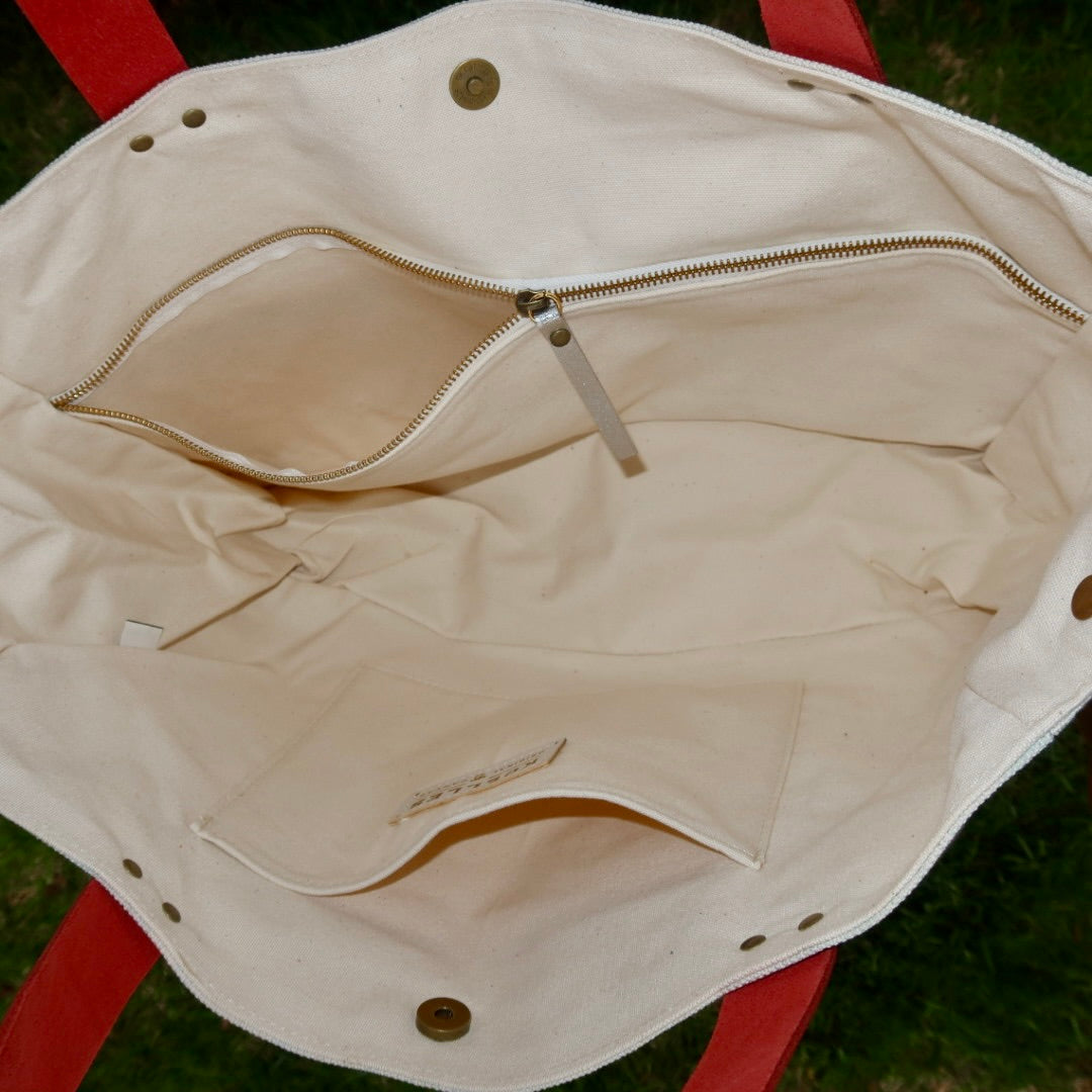 Bolsa Wallow Azul com Alça de Couro Vermelho