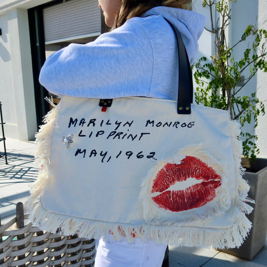 Bolsa Wallow Marilyn com Alça de Couro Preto