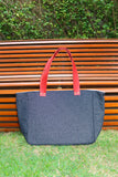 Bolsa Nuna Jeans Preto com Alças de Couro Vermelho
