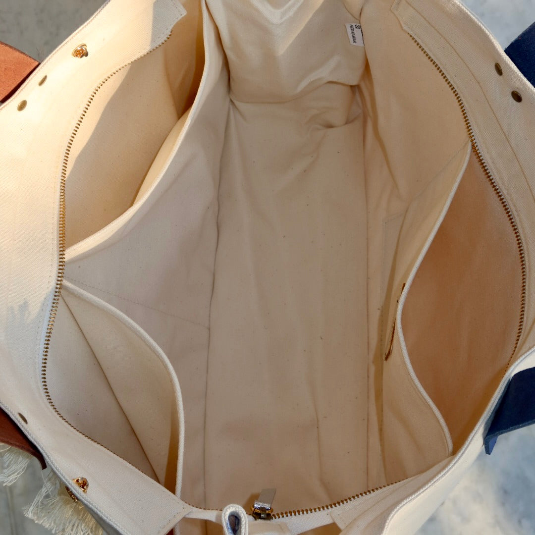 Bolsa Wallow Good Vibes Azul com Alça de Couro Azul e Marrom com Zíper