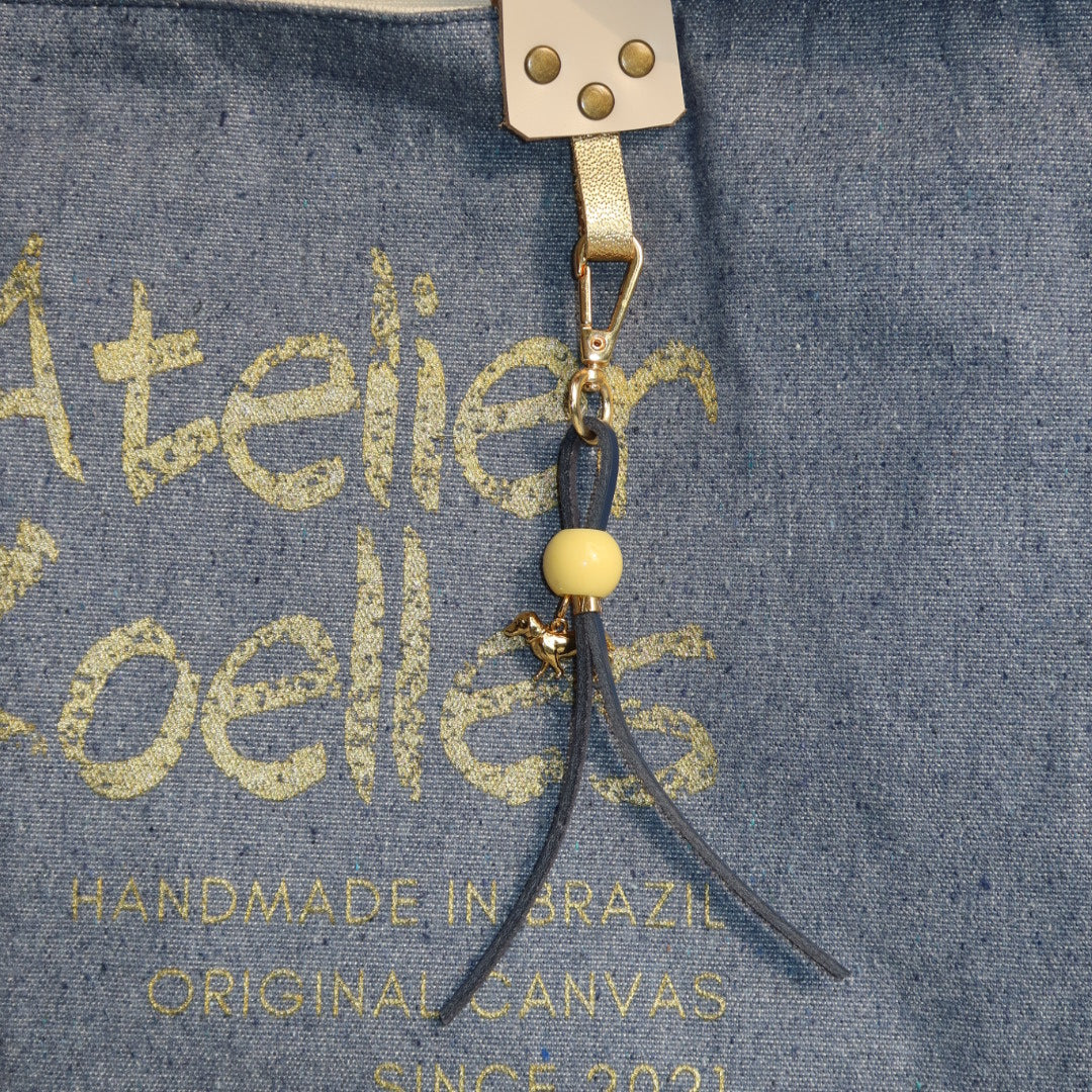 Bolsa Wallow Jeans Claro com Alça de Couro Off White com Zíper