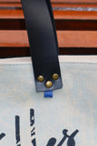Bolsa Wallow Azul com Alça de Couro Preto