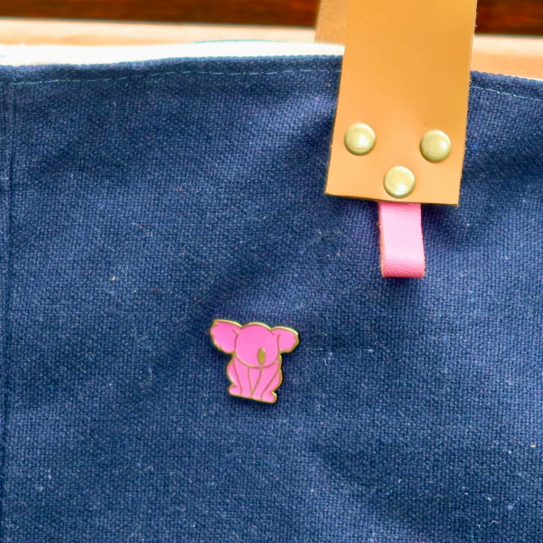 Bolsa Wallow Marinho com Alça de Couro Caramelo