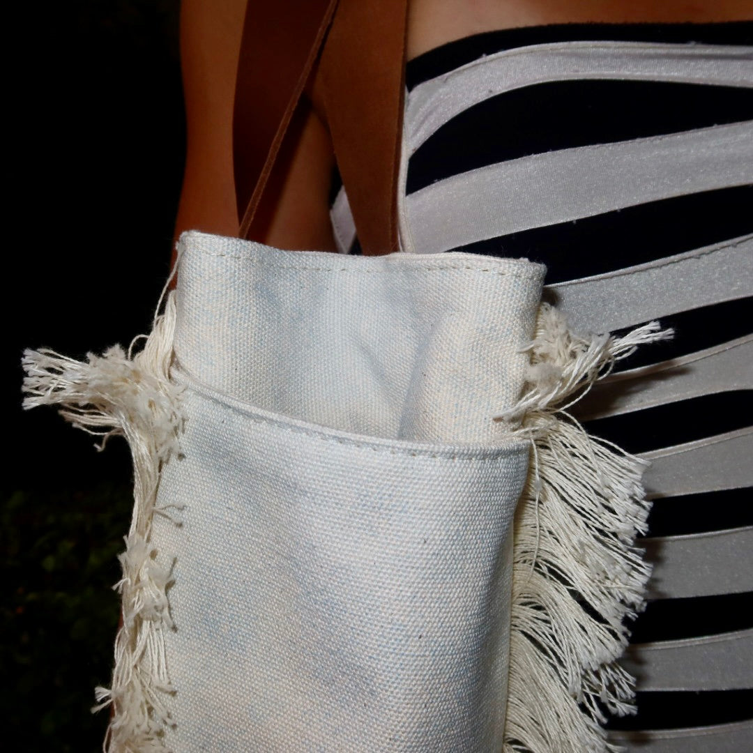 Bolsa Nuna Azul com Alças de Couro Marrom