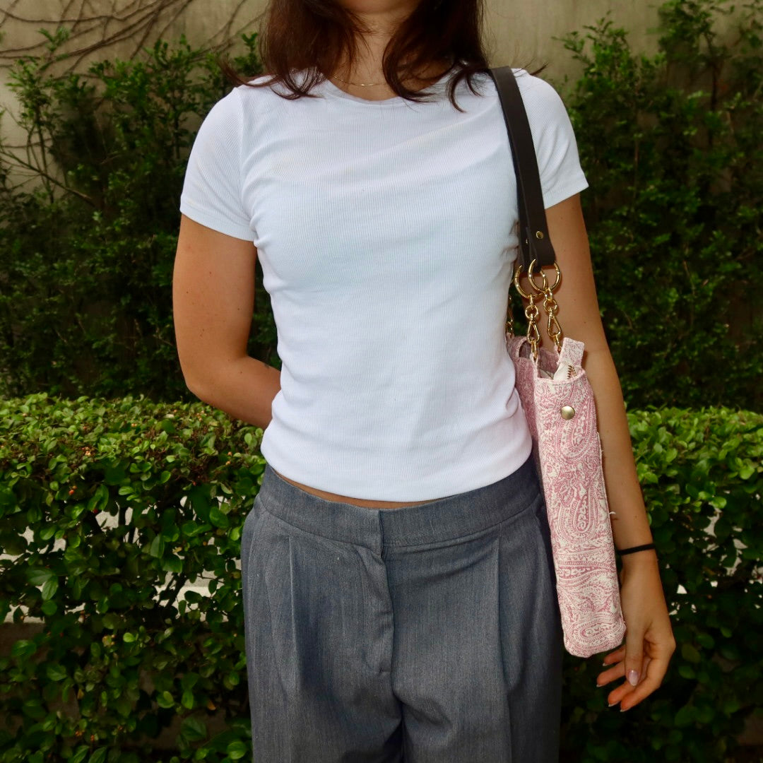 Bolsa Katrin Arabesque Rosa com Alças de Corrente e Couro Marrom Escuro