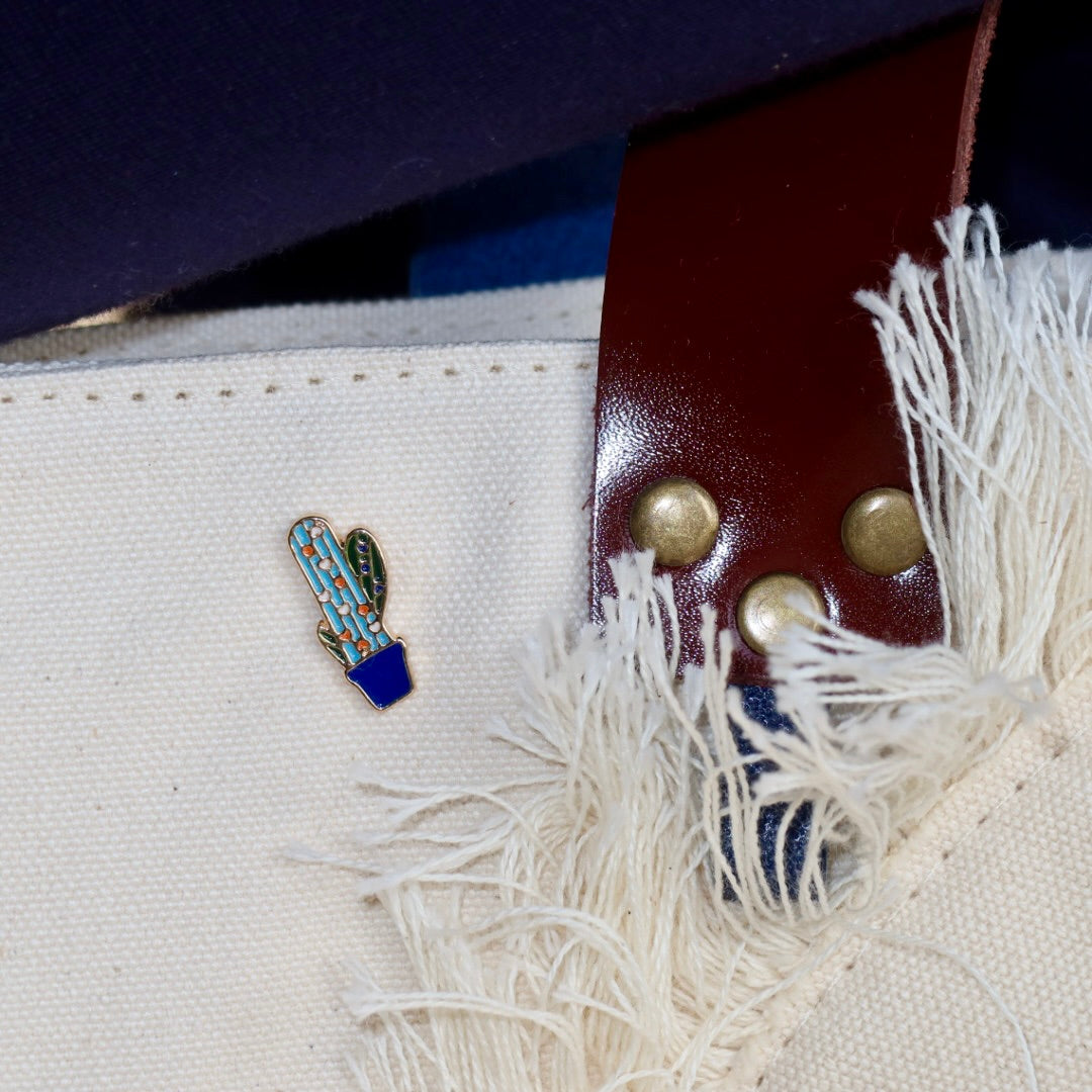 Bolsa Wallow Good Vibes Azul com Alça de Couro Azul e Marrom com Zíper