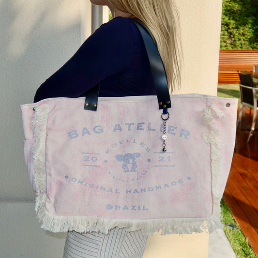 Bolsa Wallow Lilac com Alça de Couro Preto com Zíper