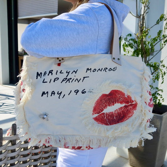 Bolsa Wallow Marilyn com Alça de Couro Off White
