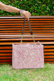 Bolsa Katrin Arabesque Vinho com Alças de Corrente e Couro Marrom Escuro