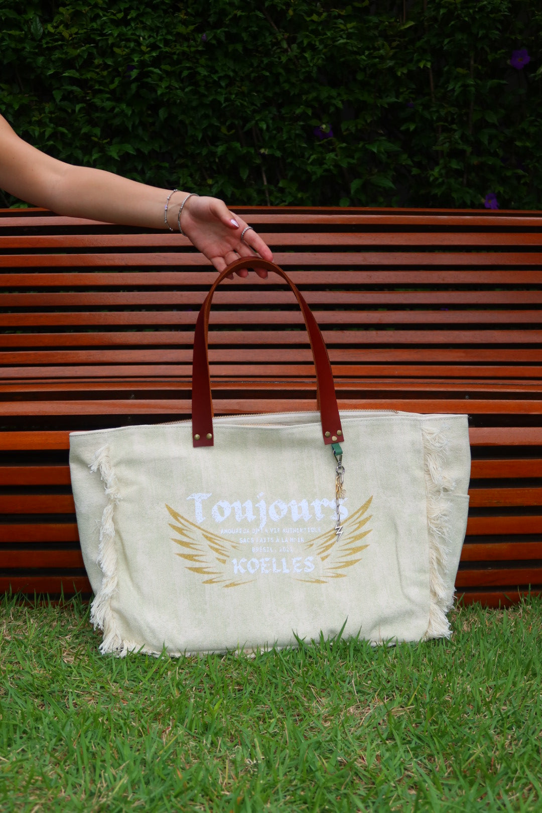 Bolsa Wallow Verde com Alça de Couro Marrom com Zíper