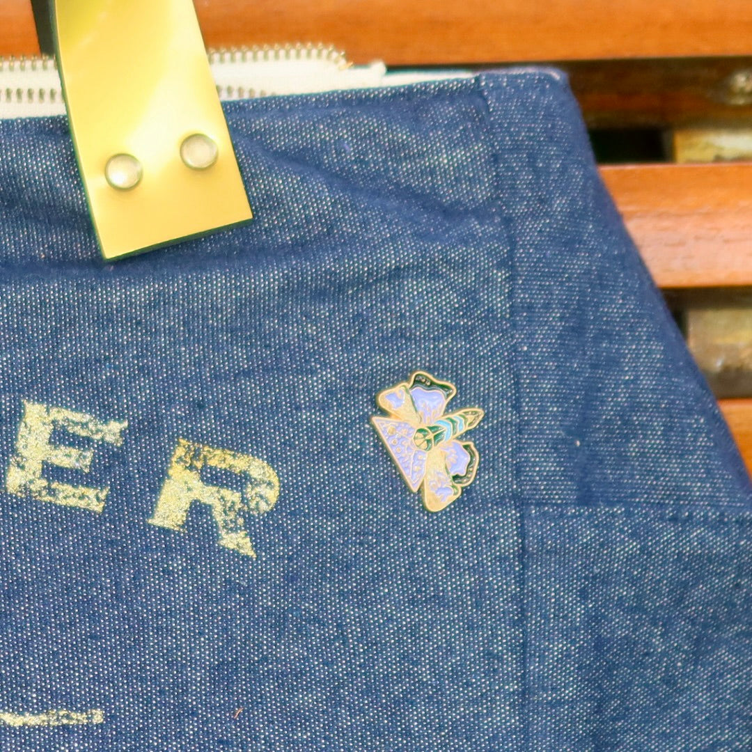 Bolsa Wallow Jeans Escuro com Alça de Couro Dourado com Zíper