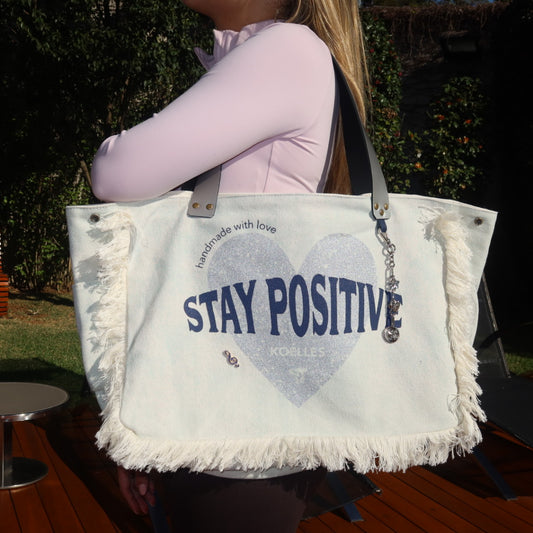 Bolsa Wallow Aqua com Alça de Couro Prata com Zíper