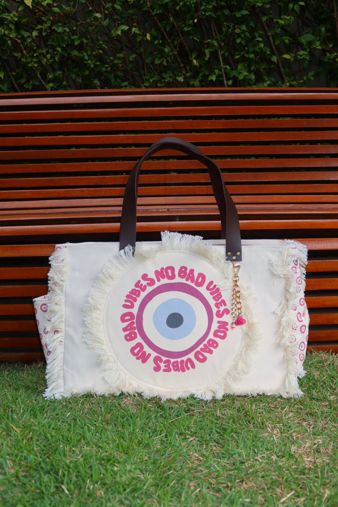 Bolsa Wallow Good Vibes Rosa com Alça de Couro Marrom Escuro com Zíper