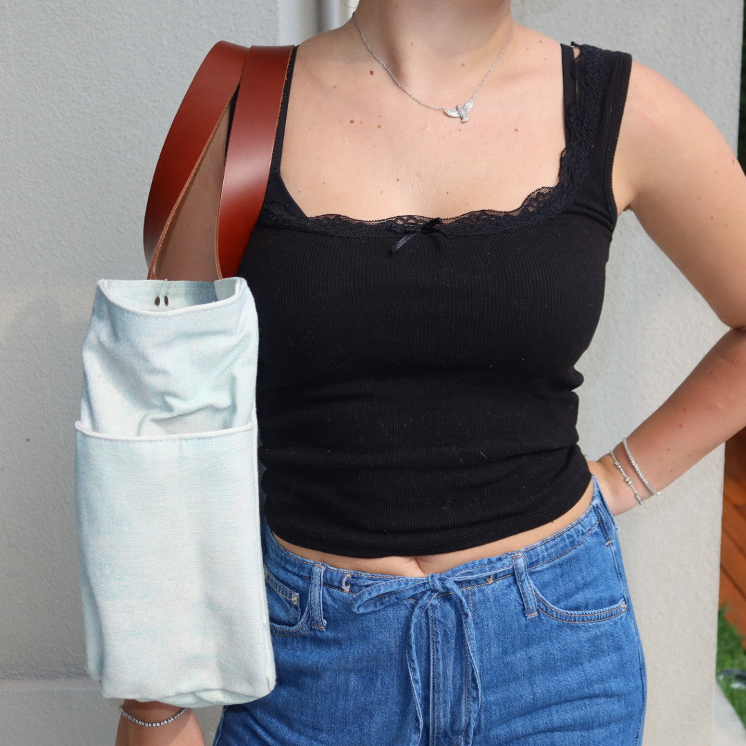 Bolsa Nuna Aqua com Alças de Couro Marrom