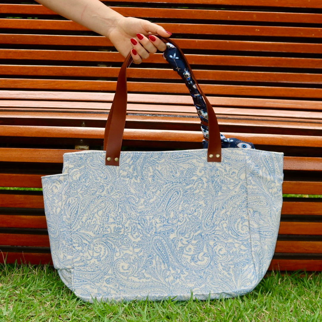 Bolsa Nuna Arabesque Azul com Alças de Couro Marrom