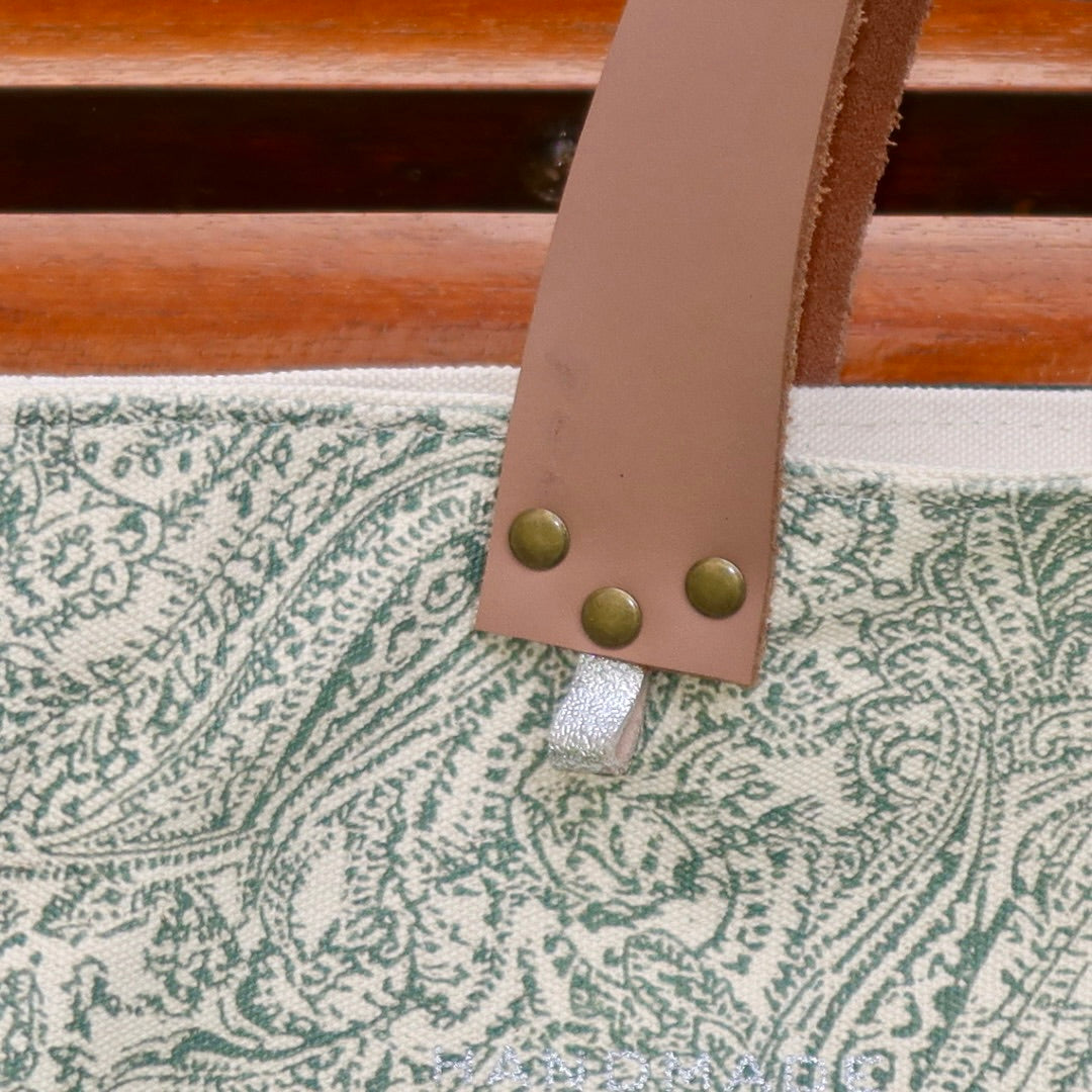 Bolsa Wallow Arabesque Verde com Alça de Couro Bege