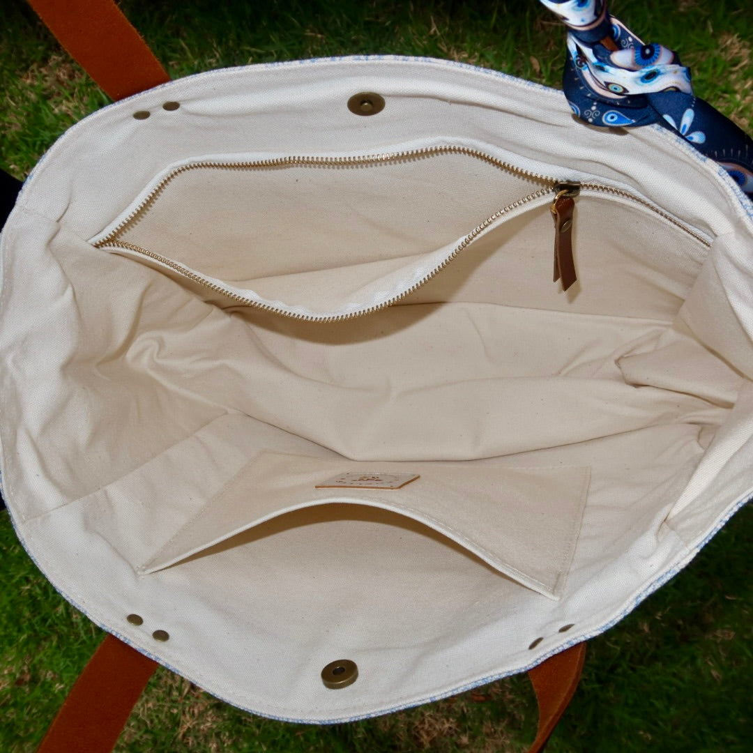 Bolsa Nuna Arabesque Azul com Alças de Couro Marrom