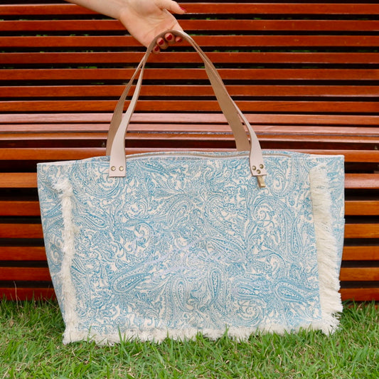 Bolsa Wallow Arabesque Turquesa com Alça de Couro Off White com Zíper