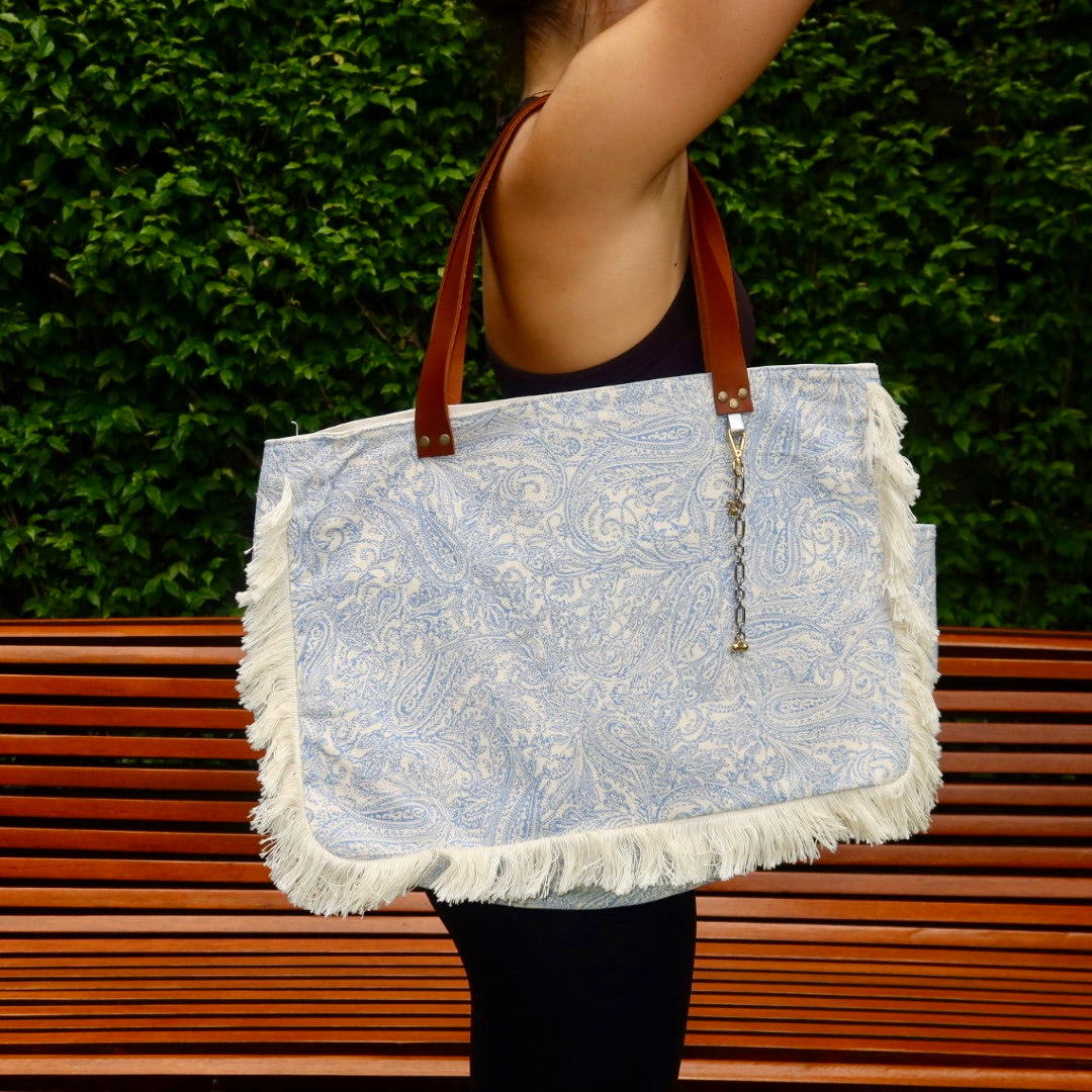 Bolsa Wallow Arabesque Azul com Alça de Couro Marrom