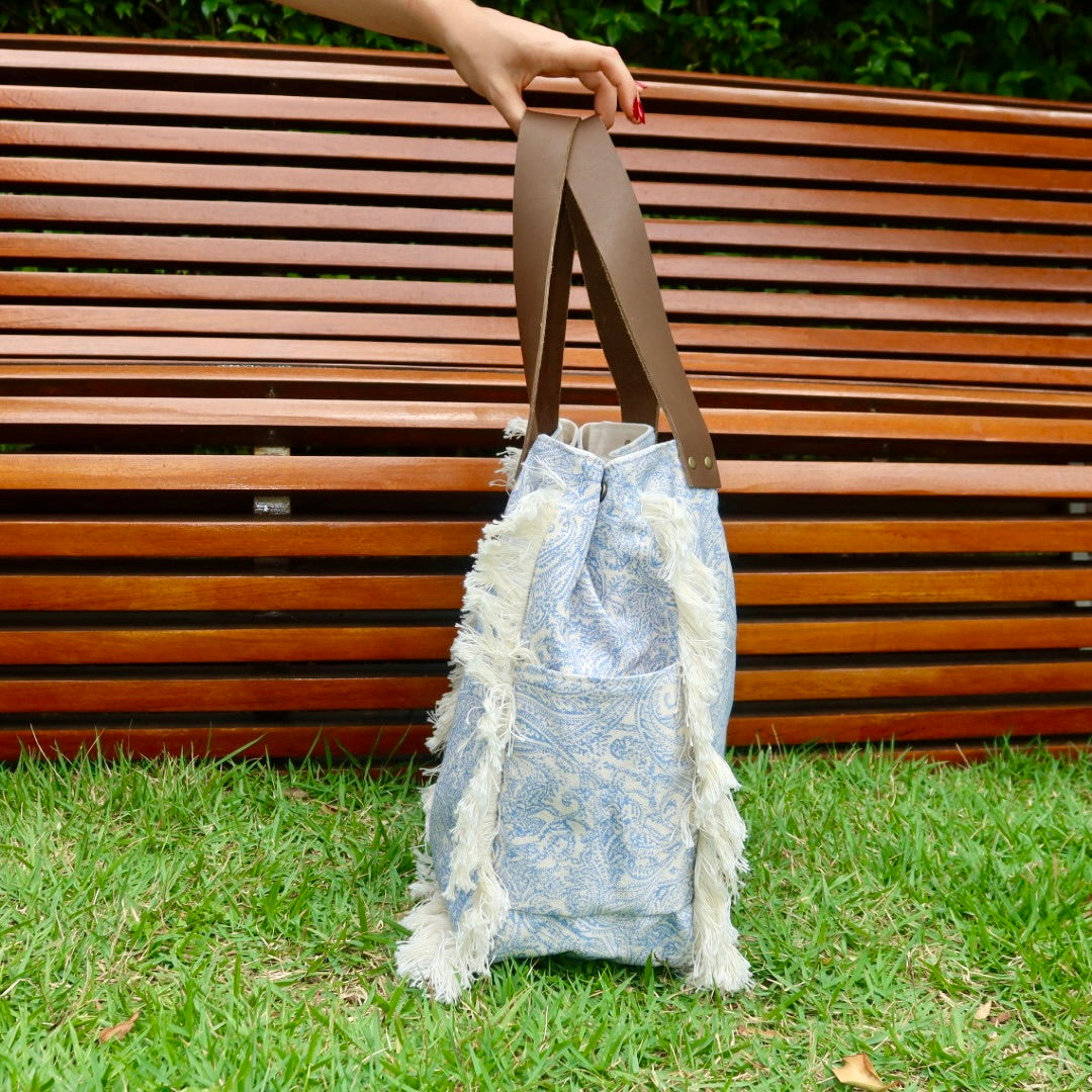 Bolsa Wallow Arabesque Azul com Alça de Couro Marrom