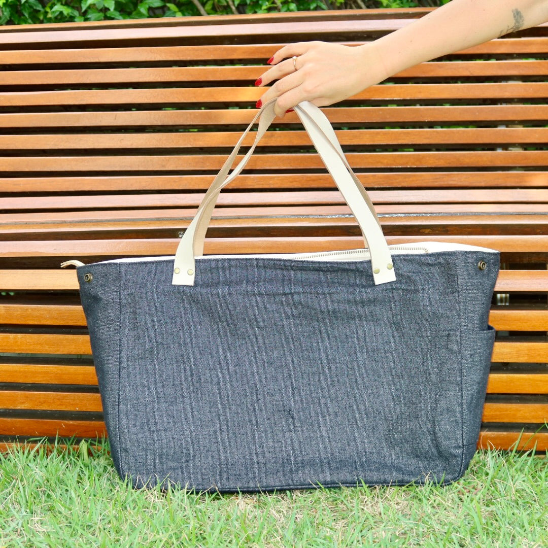 Bolsa Wallow Jeans Preto com Alça de Couro Bege com Zíper
