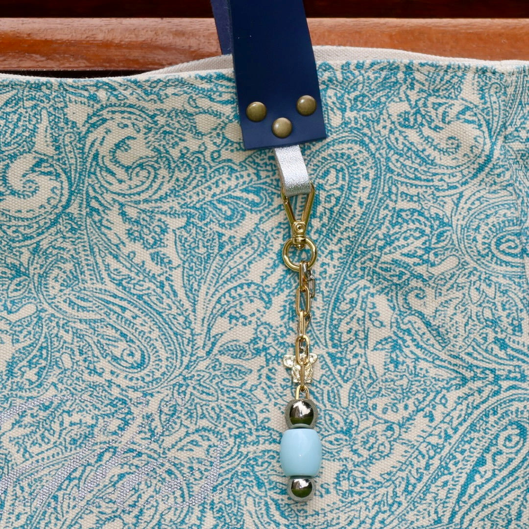 Bolsa Wallow Arabesque Turquesa com Alça de Couro Marinho