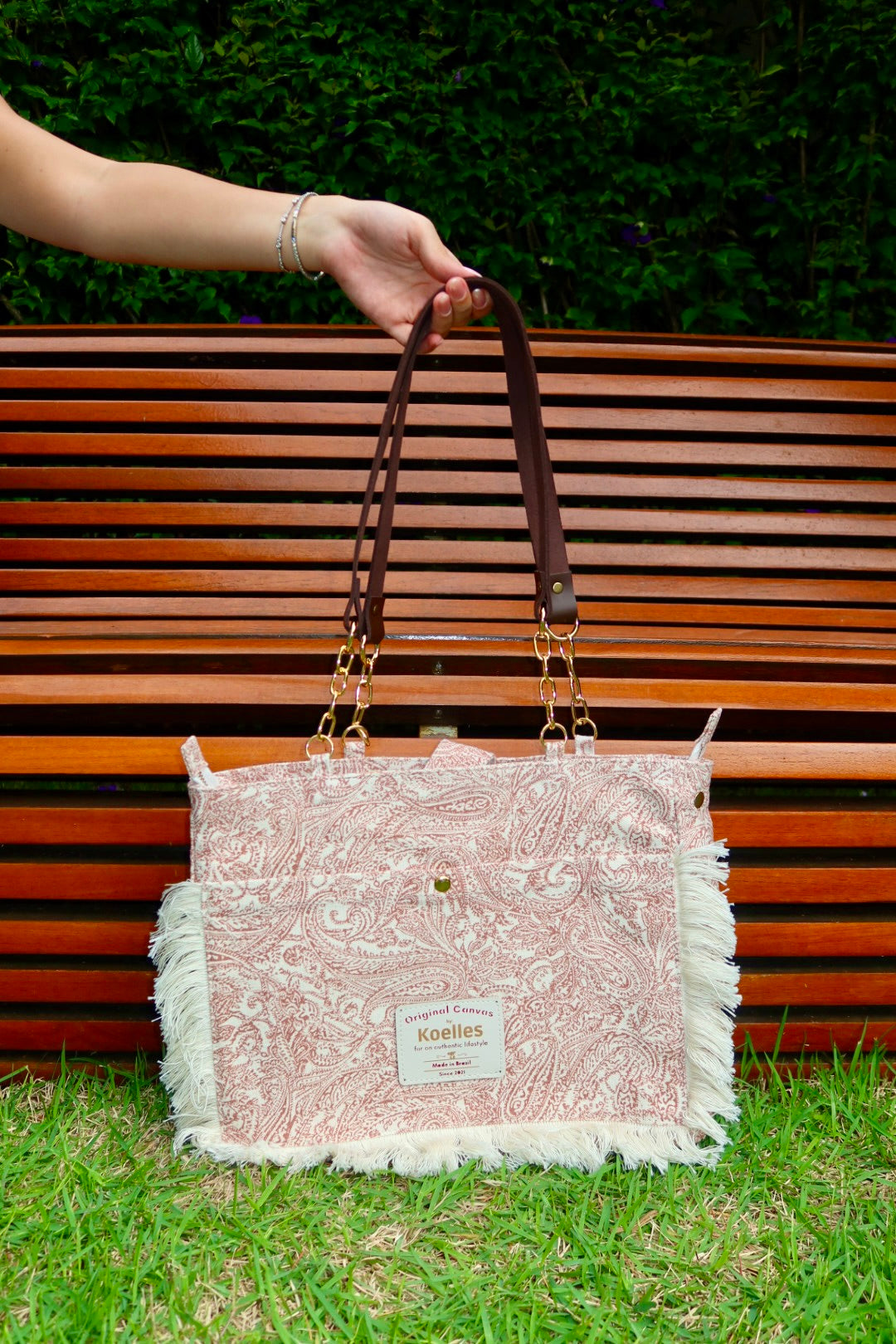 Bolsa Katrin Arabesque Terracota com Alças de Corrente e Couro Marrom