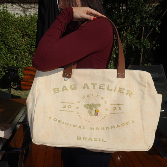 Bolsa Wallow Laranja com Alça de Couro Marrom
