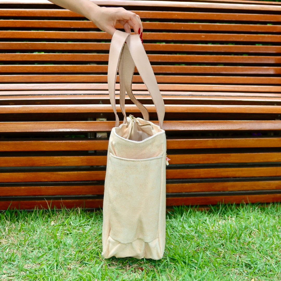 Bolsa Nuna Laranja com Alça de Couro Bege com Zíper