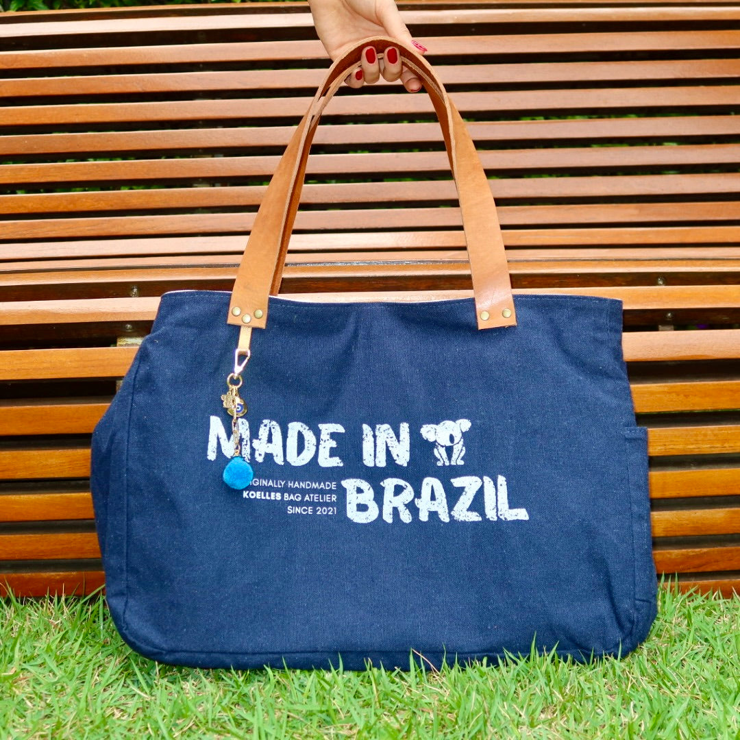 Bolsa Wallow Marinho com Alça de Couro Caramelo