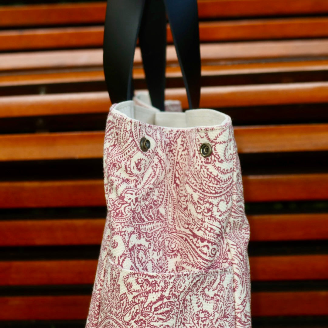 Bolsa Wallow Arabesque Vinho com Alça de Couro Preto