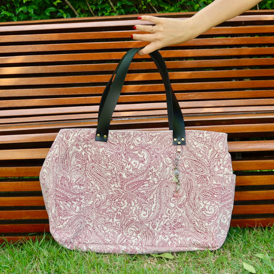 Bolsa Wallow Arabesque Vinho com Alça de Couro Preto