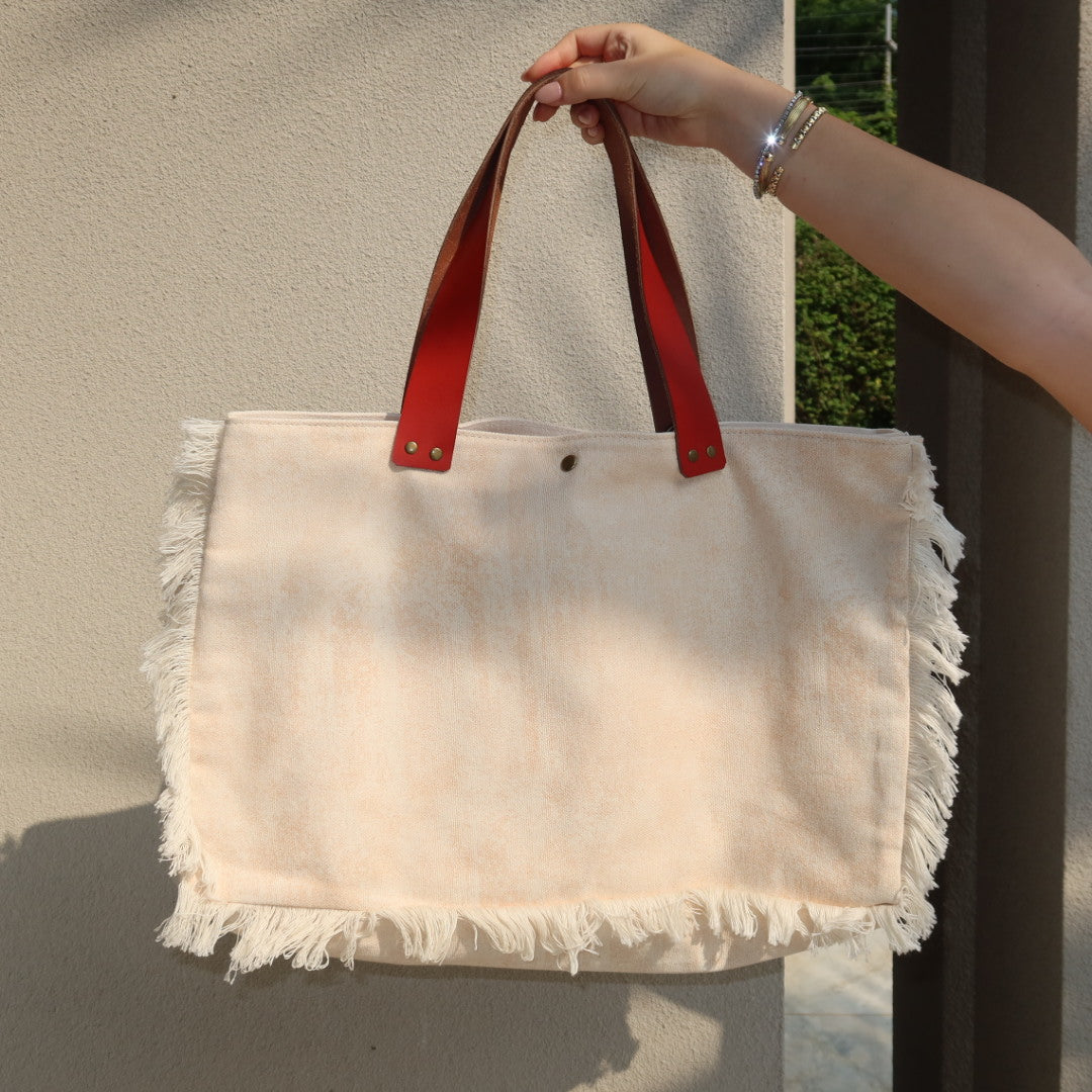 Bolsa Wallow Bege com Alça de Couro Vermelho