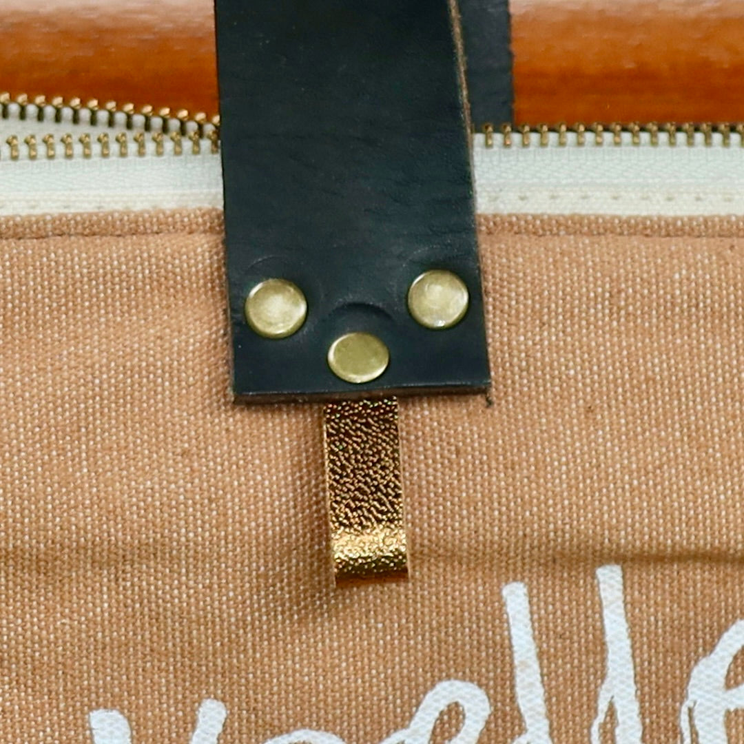 Bolsa Wallow Caramelo com Alça de Couro Preto com Zíper