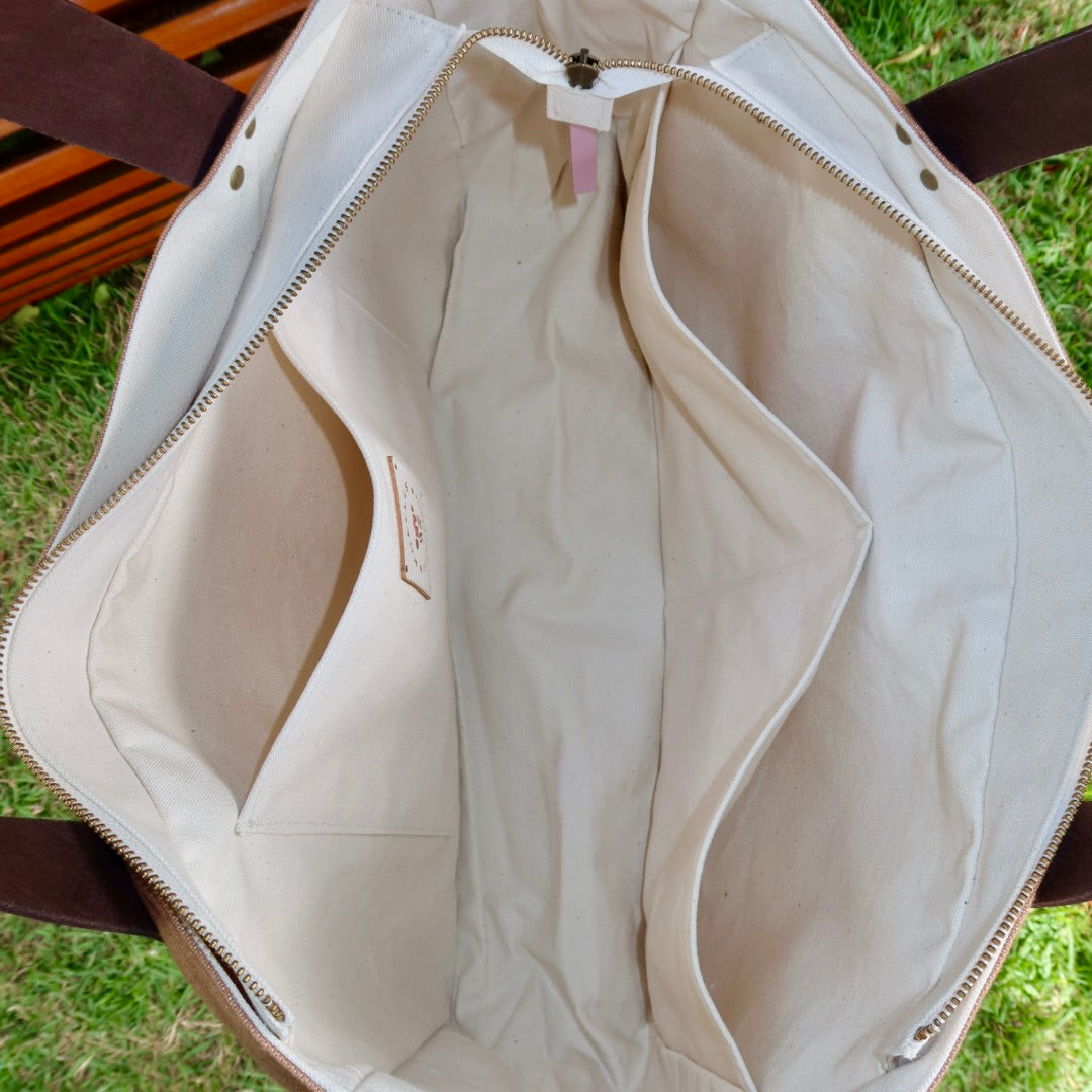 Bolsa Wallow Caramelo com Alça de Couro Marrom Escuro com Zíper