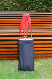 Bolsa Nuna Jeans Preto com Alças de Couro Vermelho