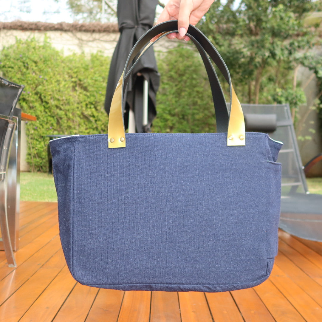 Bolsa Nuna Marinho com Alças de Couro Dourada