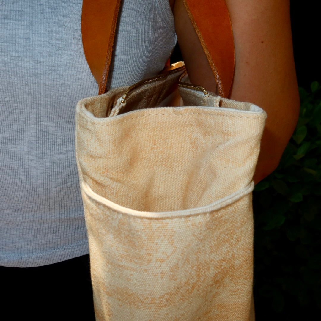 Bolsa Nuna Laranja com Alças de Couro Caramelo