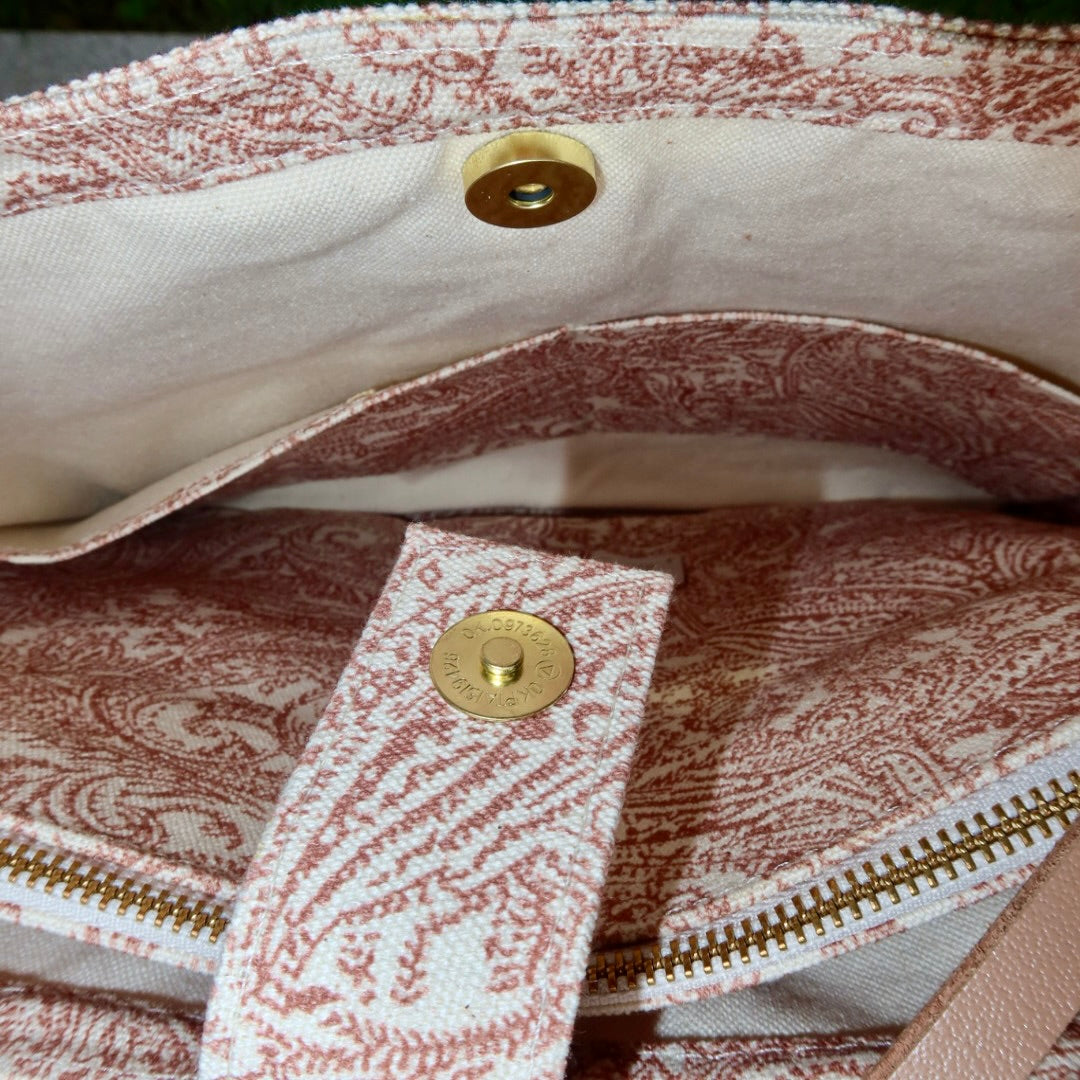 Bolsa Katrin Arabesque Terracota com Alças de Corrente e Couro Rosa Claro