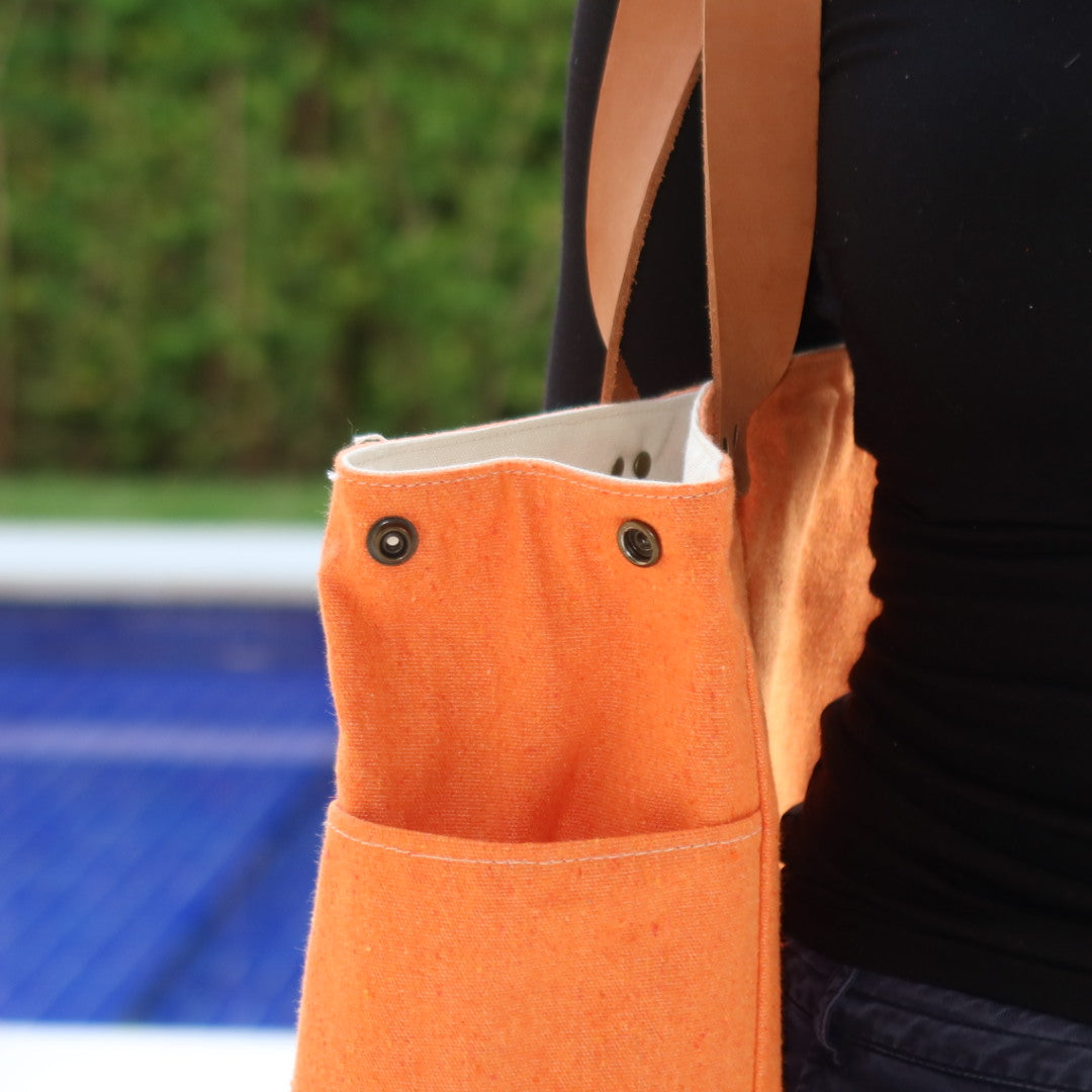 Bolsa Wallow Laranja com Alça de Couro Caramelo com Zíper