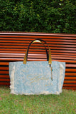 Bolsa Wallow Arabesque Turquesa com Alça de Couro Dourado com Zíper