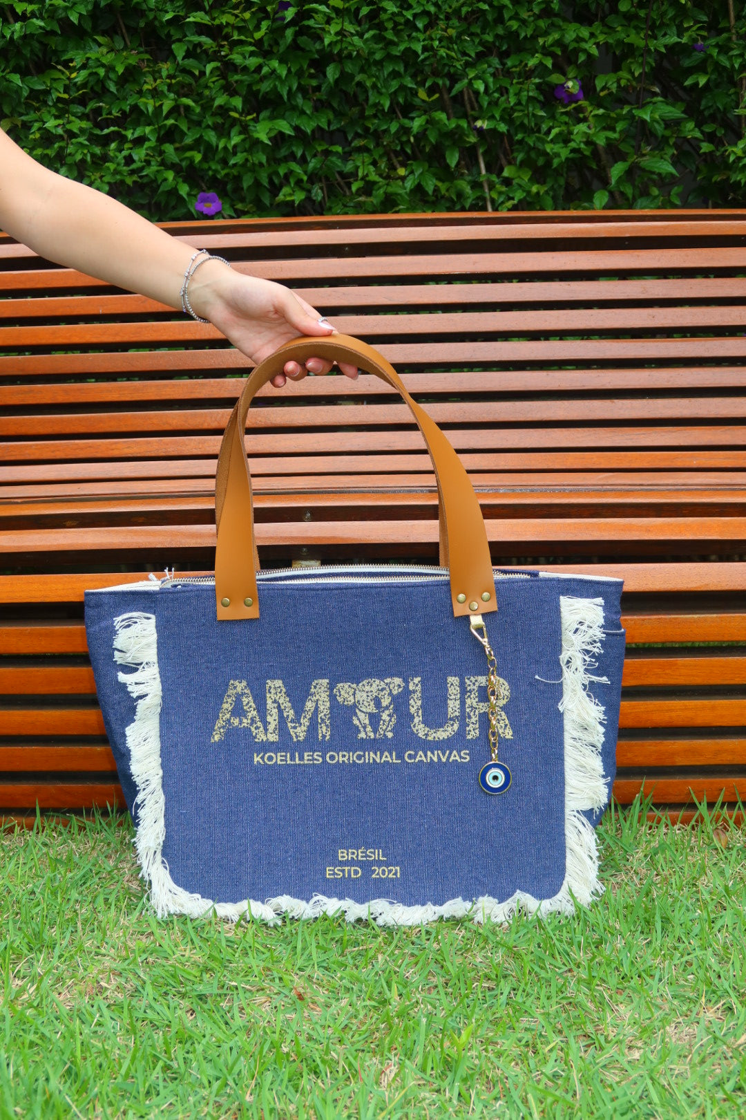 Bolsa Nuna Jeans com Alças de Couro Caramelo com Zíper