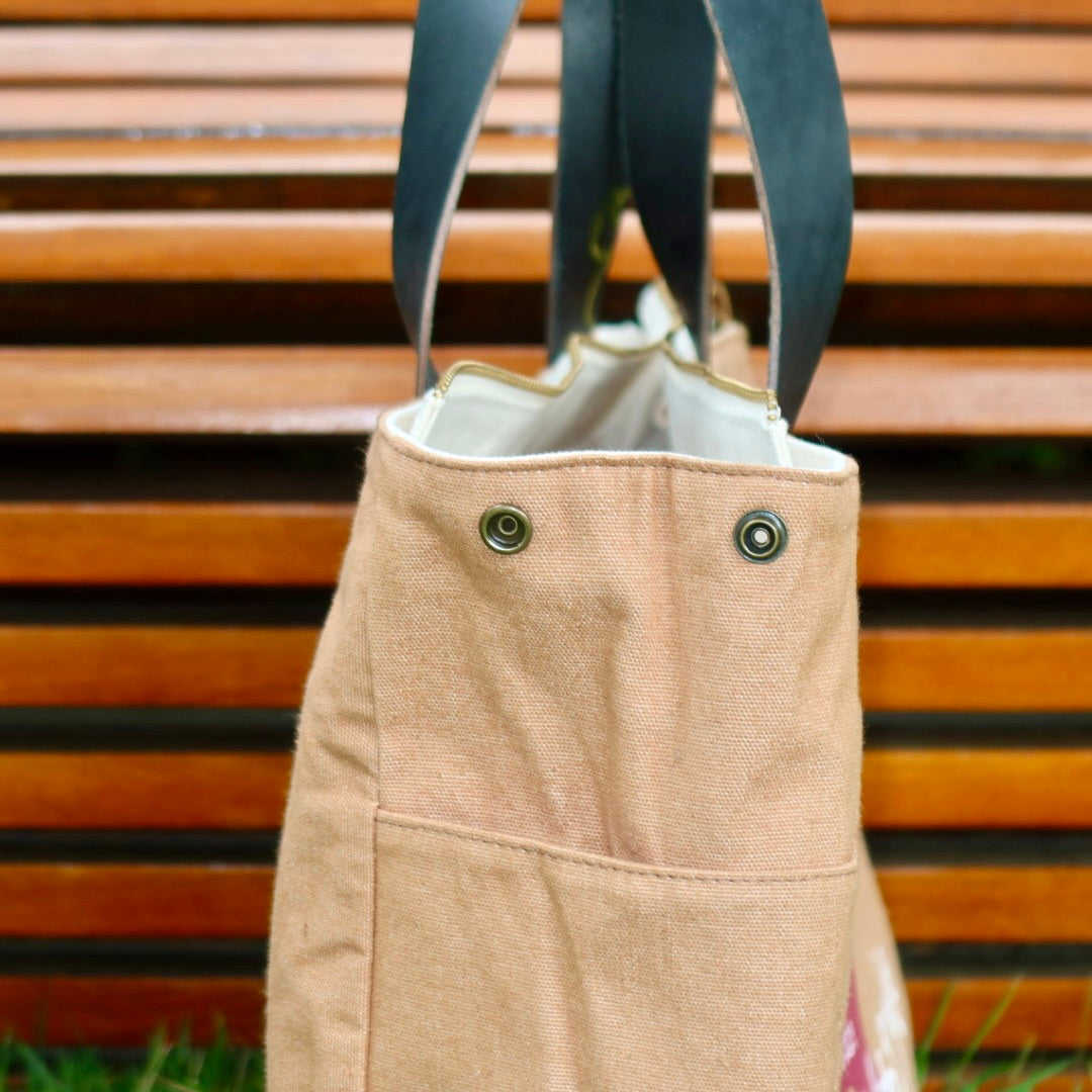 Bolsa Wallow Caramelo com Alça de Couro Preto com Zíper