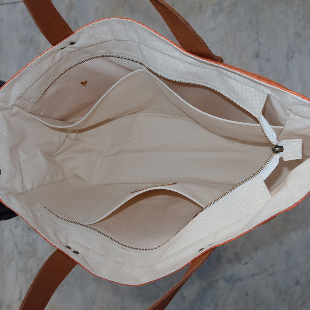 Bolsa Wallow Laranja com Alça de Couro Caramelo com Zíper