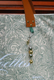 Bolsa Wallow Arabesque Verde com Alça de Couro Caramelo
