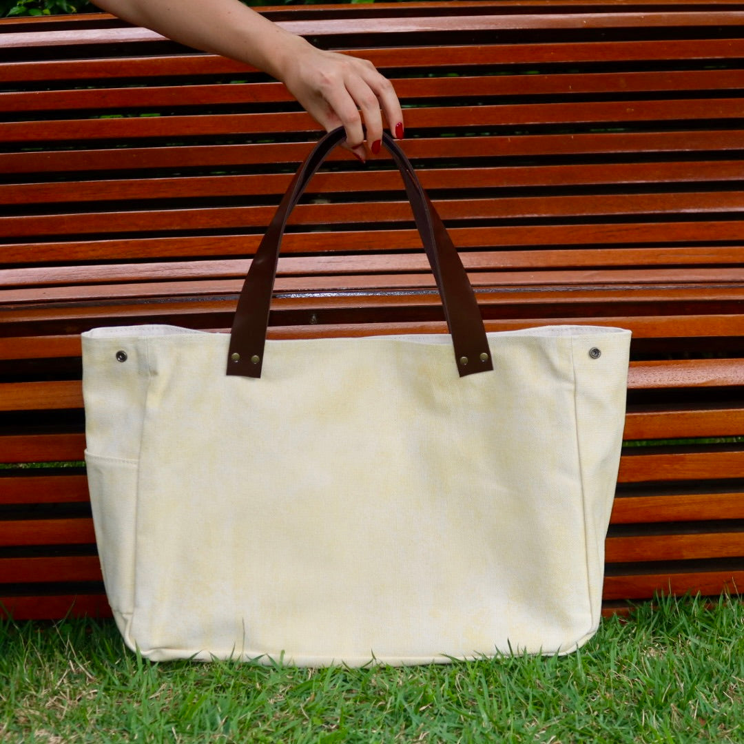 Bolsa Wallow Amarela com Alça de Couro Marrom Escuro