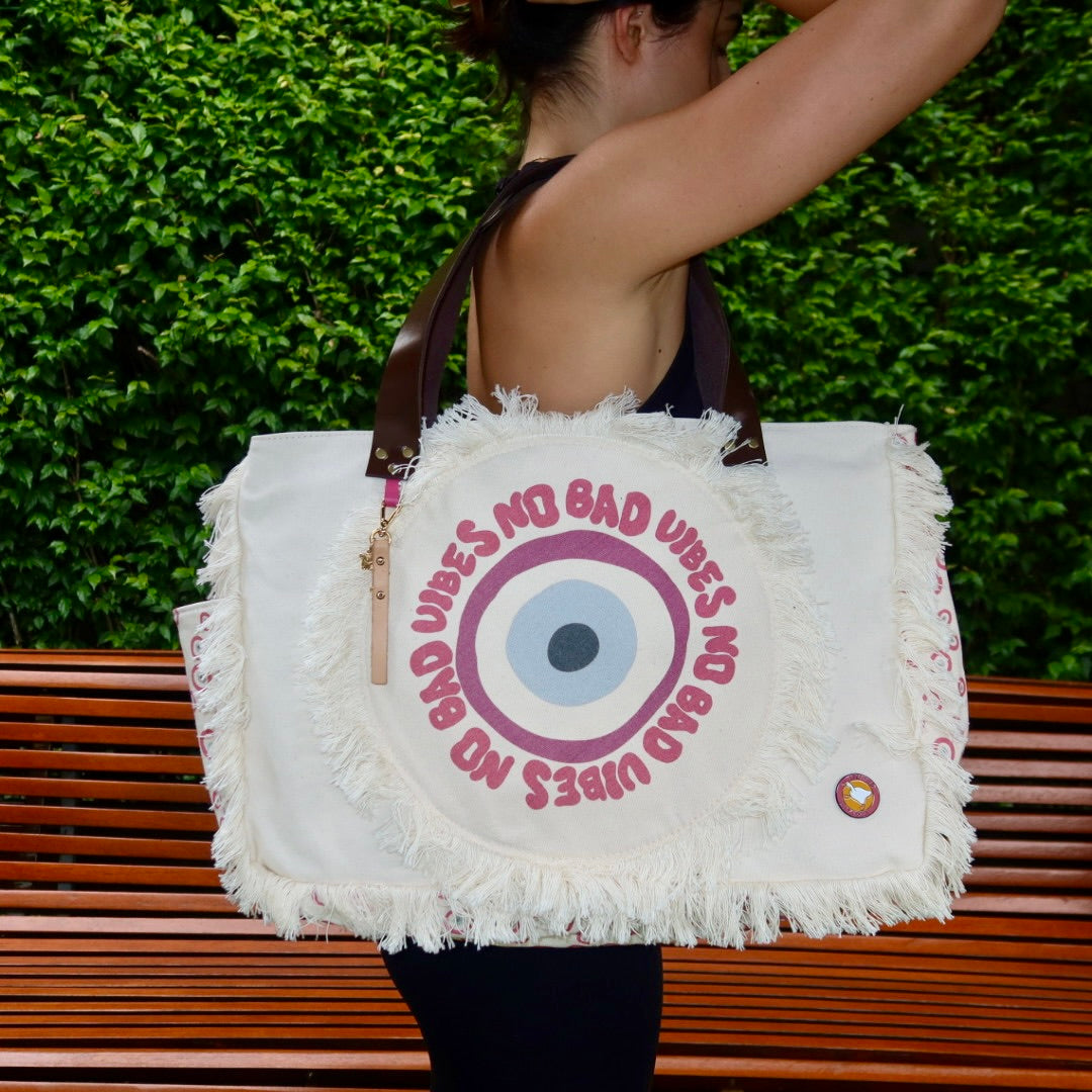 Bolsa Wallow Good Vibes Rosa com Alça de Couro Marrom Escuro com Zíper