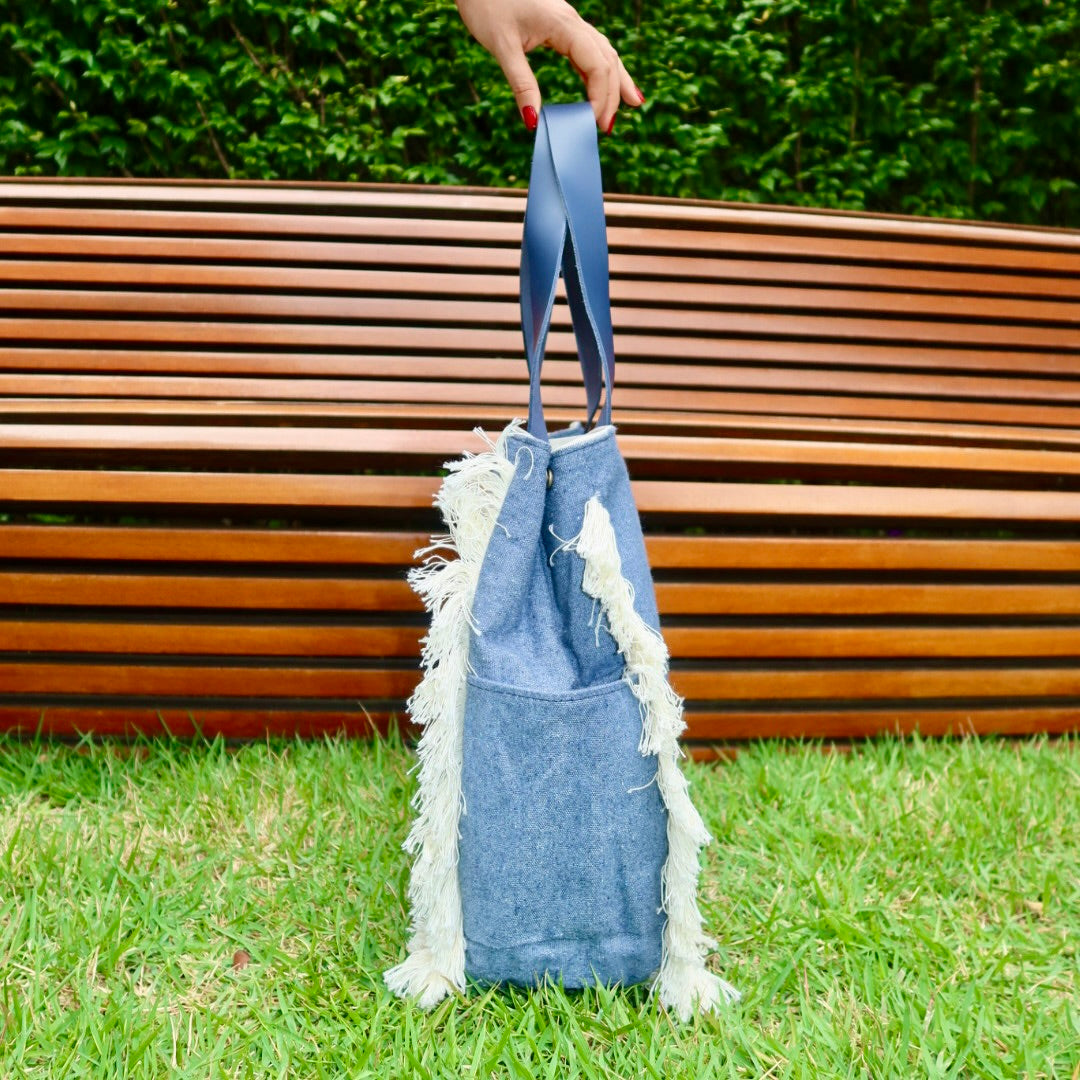 Bolsa Wallow Jeans com Alça de Couro Marinho