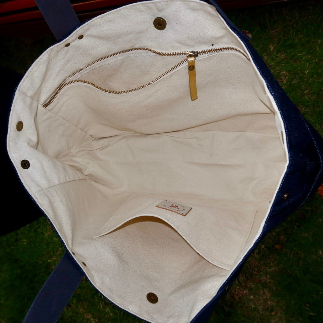 Bolsa Wallow Jeans Escuro com Alça de Couro Marinho